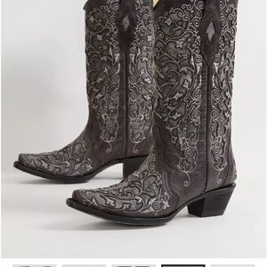Corral 7.5 Black Metallic Grey Embroidered Western Cowgirl Cowboy Boots - used